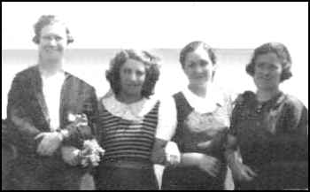 Carola Lorenzini & Raquel Collins