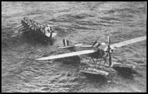 Monoplane Hydroplane in Tow