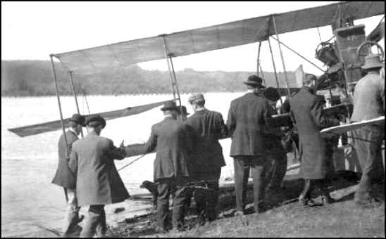 1911 photo postcard of a Curtiss Hydro-Airplane, Prairie du Chien WI